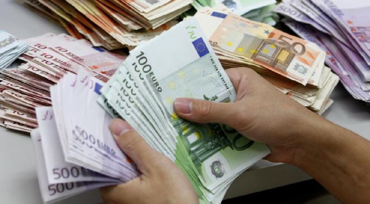 800 €/mois pour chaque citoyen ? officiel : Le revenu universel préconisé pour la France !