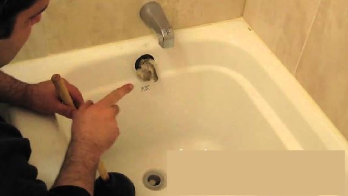Comment déboucher votre baignoire facilement en 10 secondes