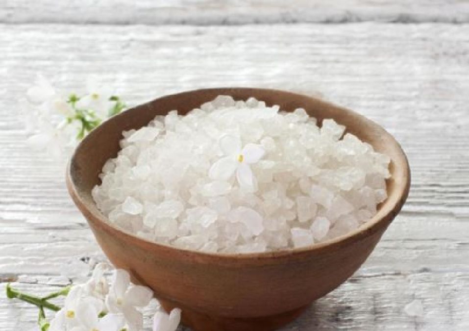 Voici la quantité exacte du sel d’Epsom à ajouter à votre bain pour profiter d’un bien être total