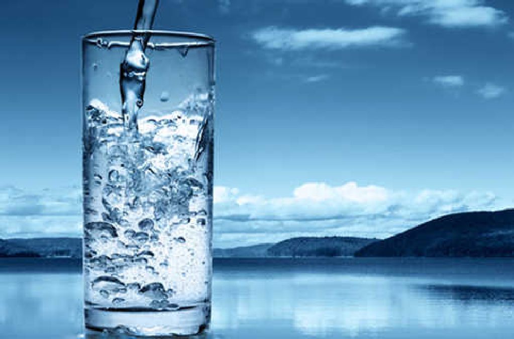 Astuce: Comment savoir si vous buvez assez d’eau chaque jour ?