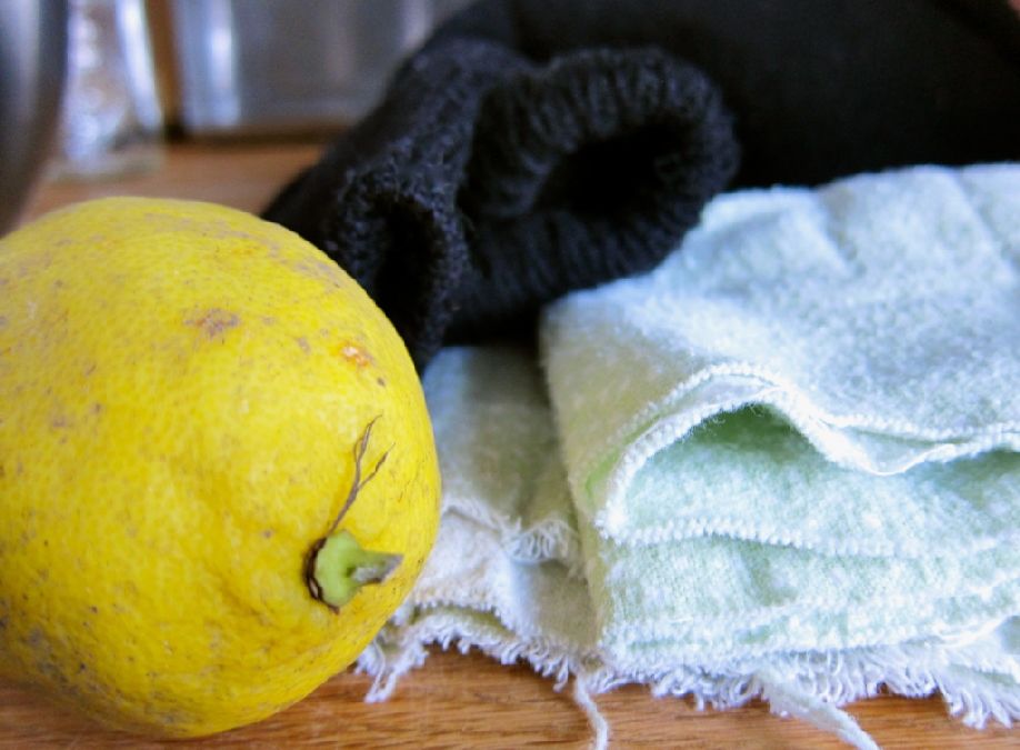 Soignez la fièvre avec les chaussettes de citrons. Voici comment