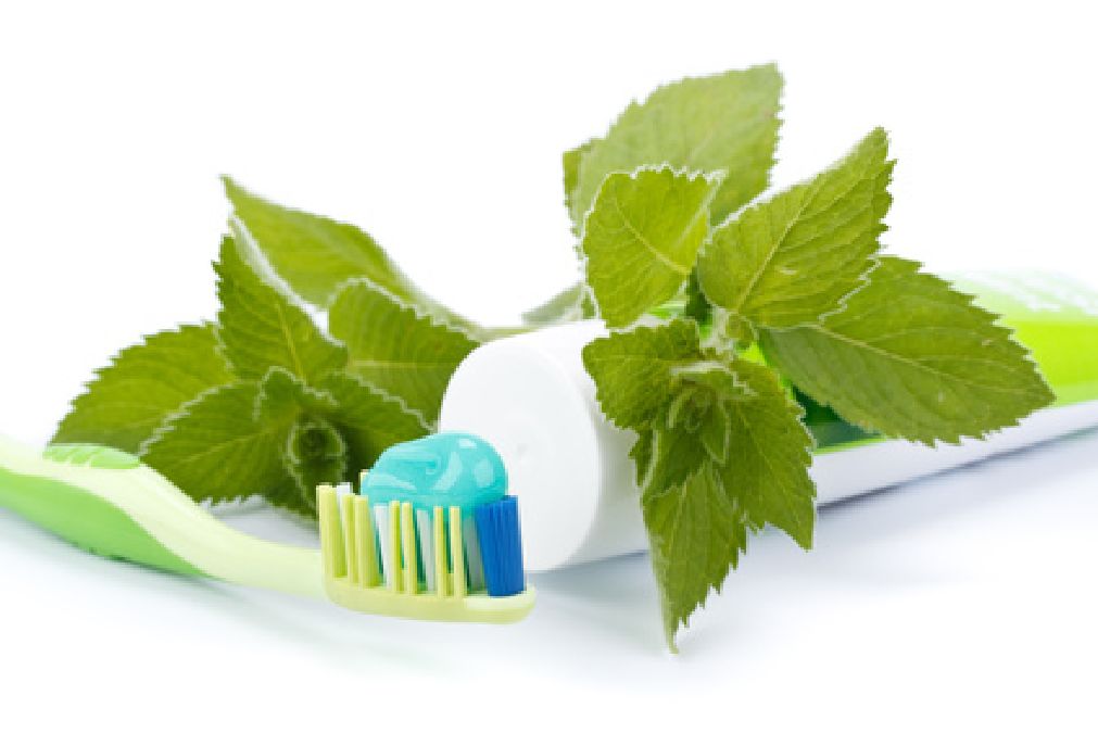 Fabriquer son dentifrice bio maison pour des dents blanches et saines