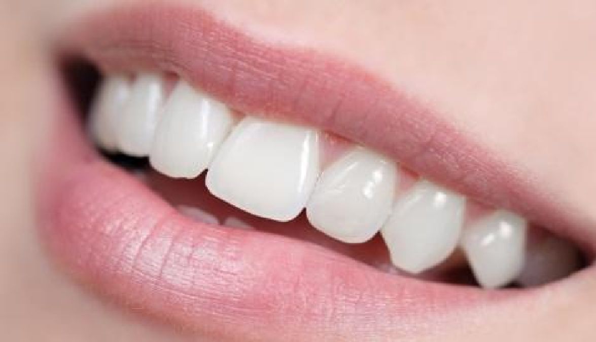 Des dents blanches éclatantes naturellement en moins d’une heure.