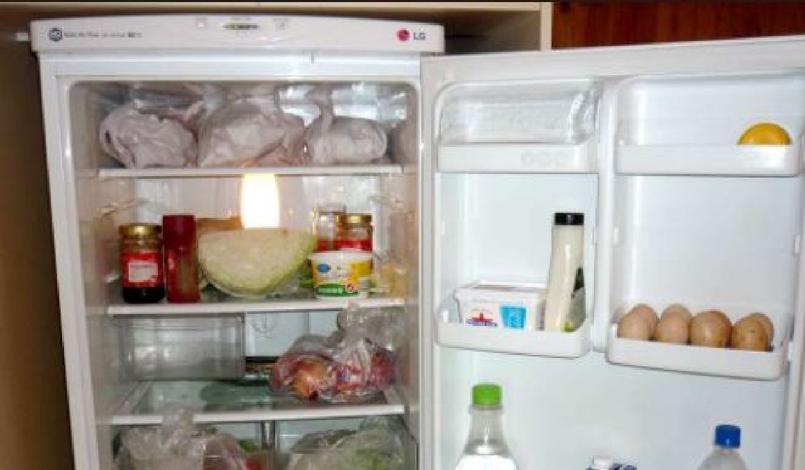 2 astuces qui vous permettront d’éliminer très facilement les mauvaises odeurs de votre réfrigérateur