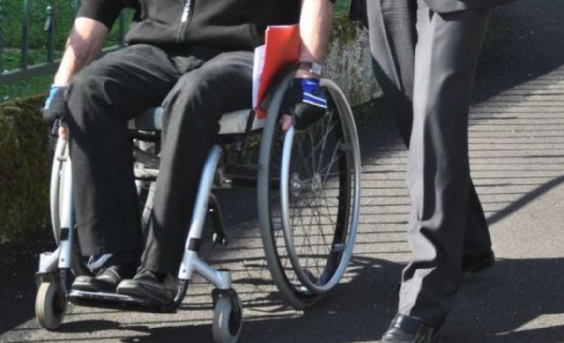 Un toulousain en fauteuil roulant porte plainte contre la SNCF