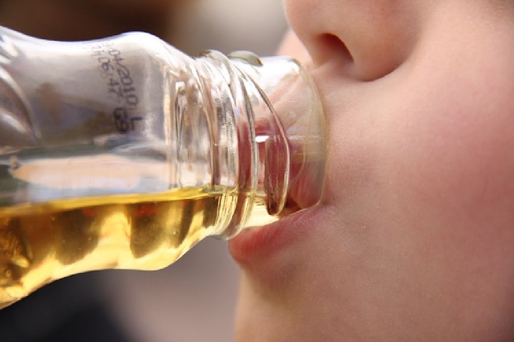 Attention: Ne laissez plus votre enfant boire du jus ! Découvrez pourquoi