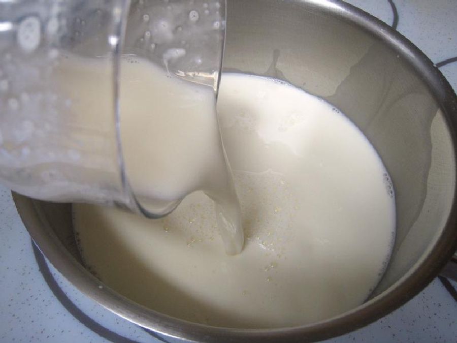 6 Utilisations Incroyables du lait périmé .