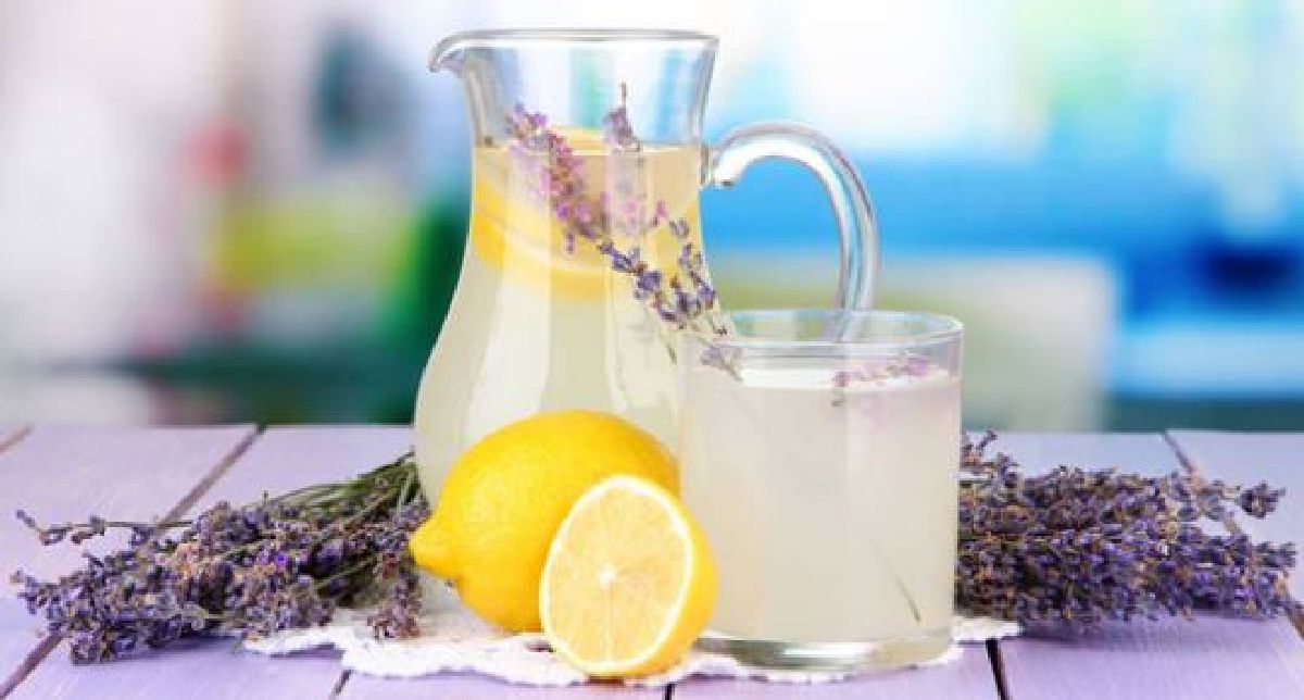 Recettte limonade à la lavande vous aidera à soulager vos maux de tête et votre angoisse