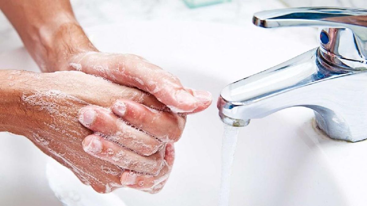 Serait-il dangereux de se laver les mains tous les jours ?