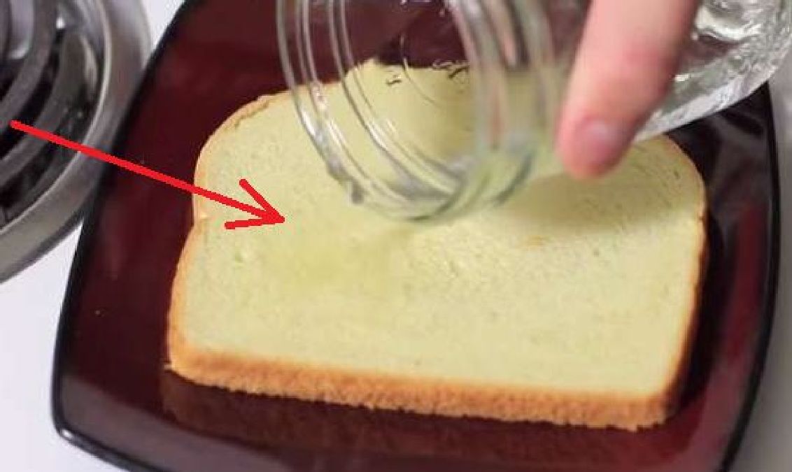 Avez-vous déjà eu l’idée de verser du vinaigre sur une tranche de pain ? vous aurez envie de faire la même chose!