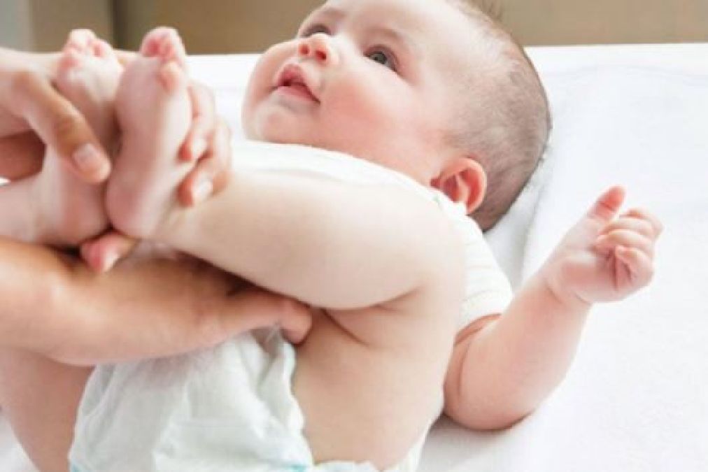 Lingettes bébé : la liste des produits à éviter