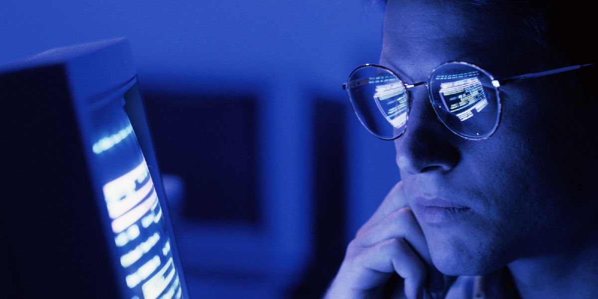 Les dangers de la lumière bleue pour vos yeux et comment s’en protéger ?