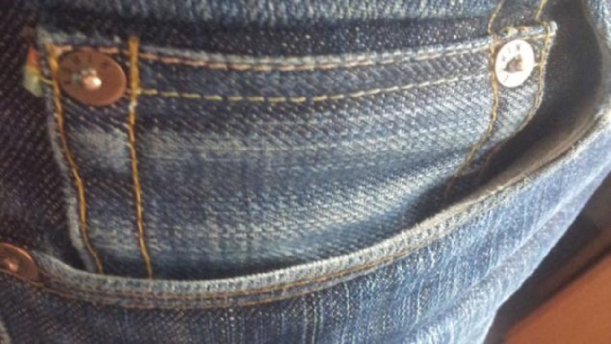 A quoi sert la petite poche au dessus de la poche-avant de vos jeans ?