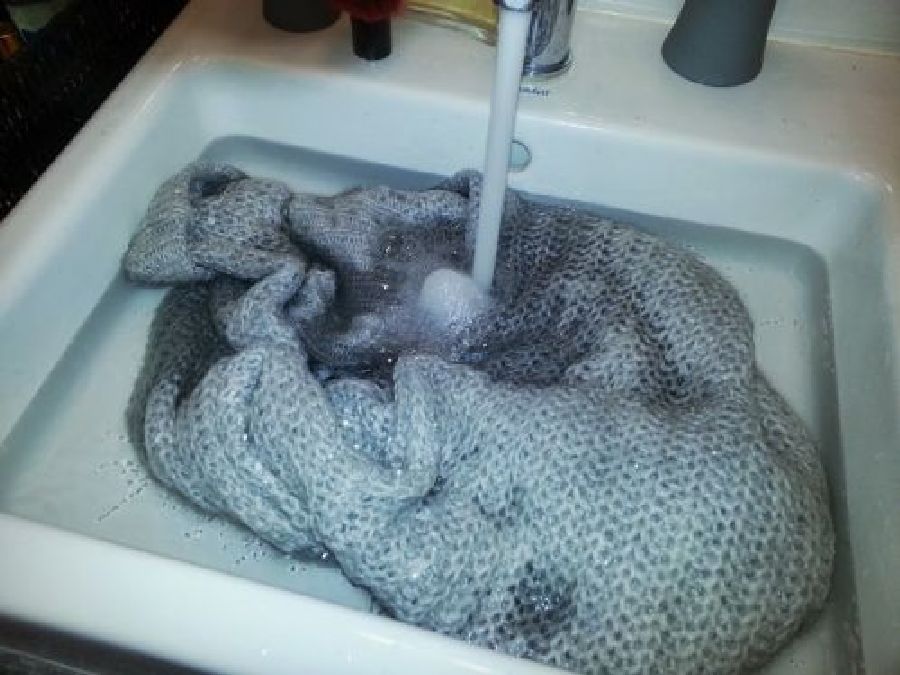 Votre pull de laine a rétréci au lavage ?voici comment lui redonner une nouvelle vie