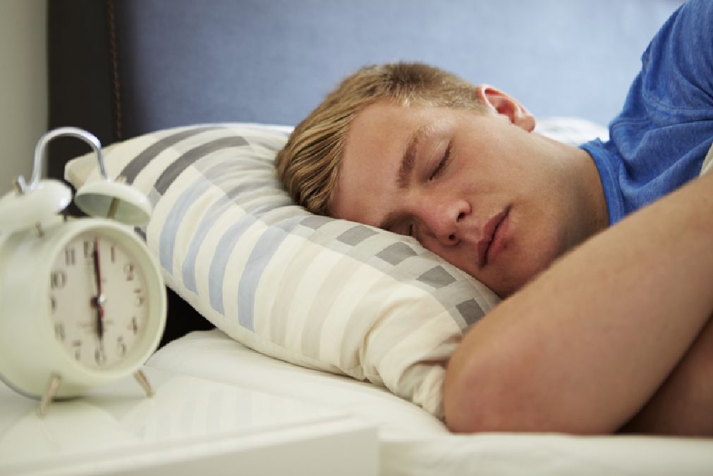 Recette simple pour un meilleur sommeil : 2 ingrédients naturels suffisent !