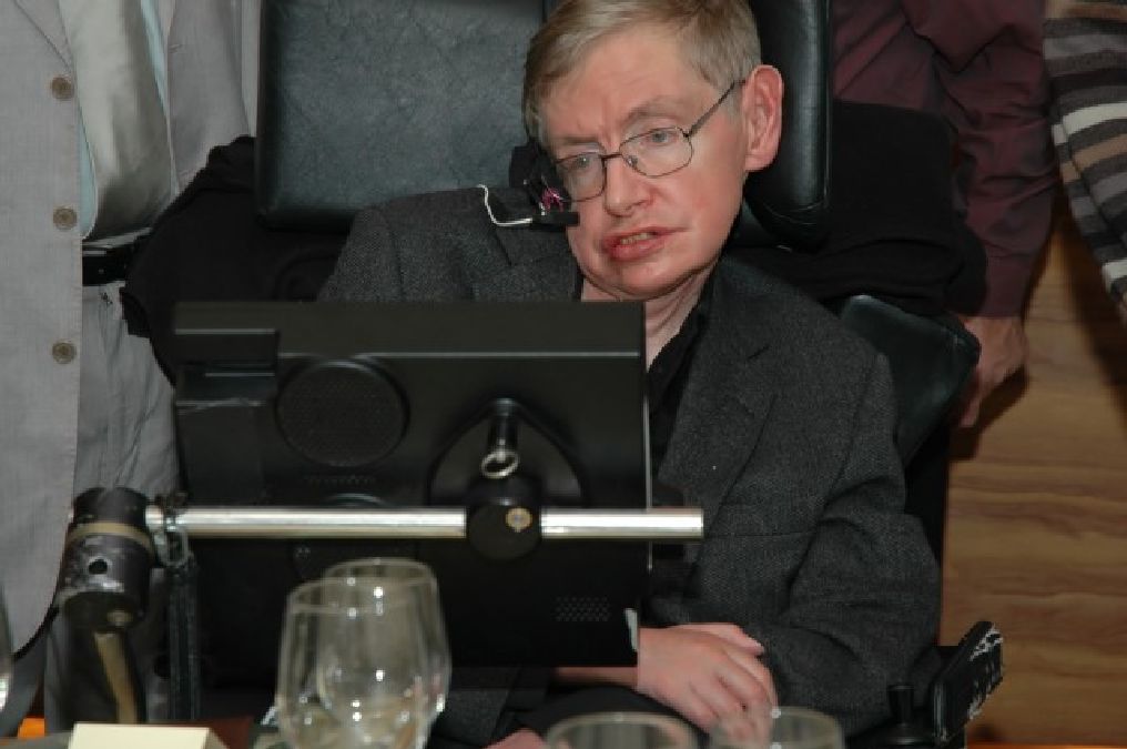 Maintenant vous pouvez télécharger gratuitement le logiciel de la voix et parler comme Stephen Hawking
