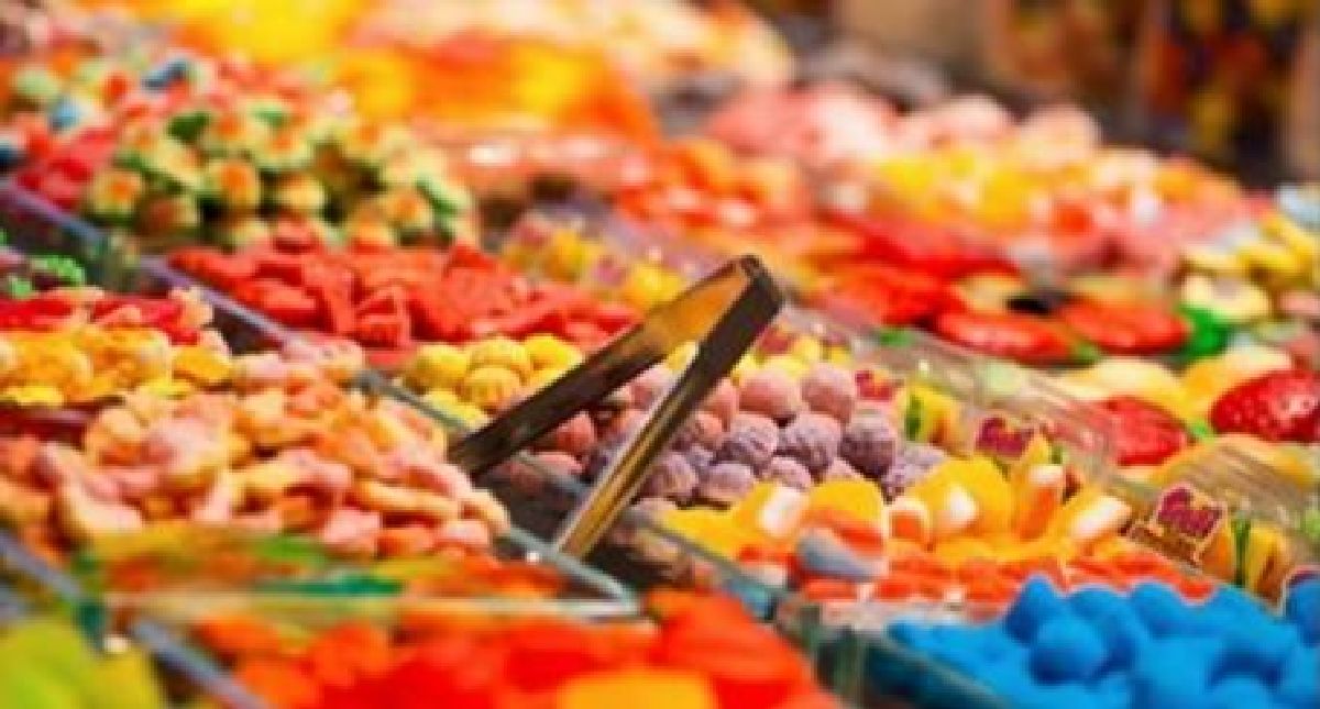 Enlever les sucreries des régimes alimentaires des enfants pourrait avoir des bénéfices majeurs sur leur santé