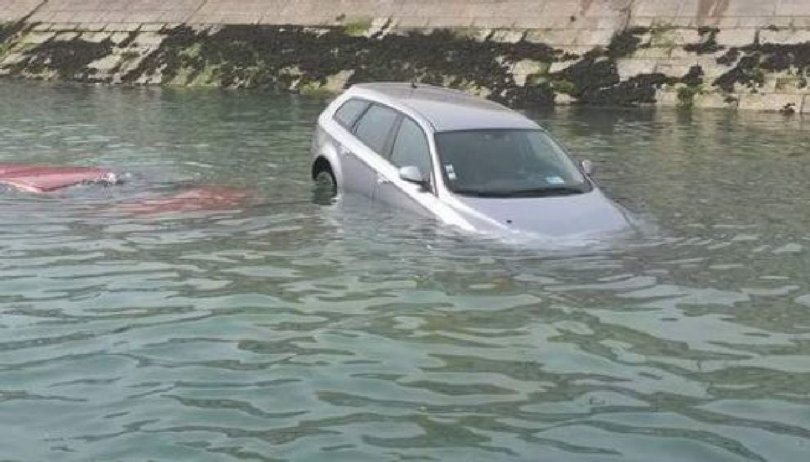 Comment vous sauvez d’un véhicule submergé par l’eau !